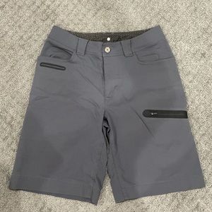 Men’s Lululemon Leisure Shorts with 7 pockets